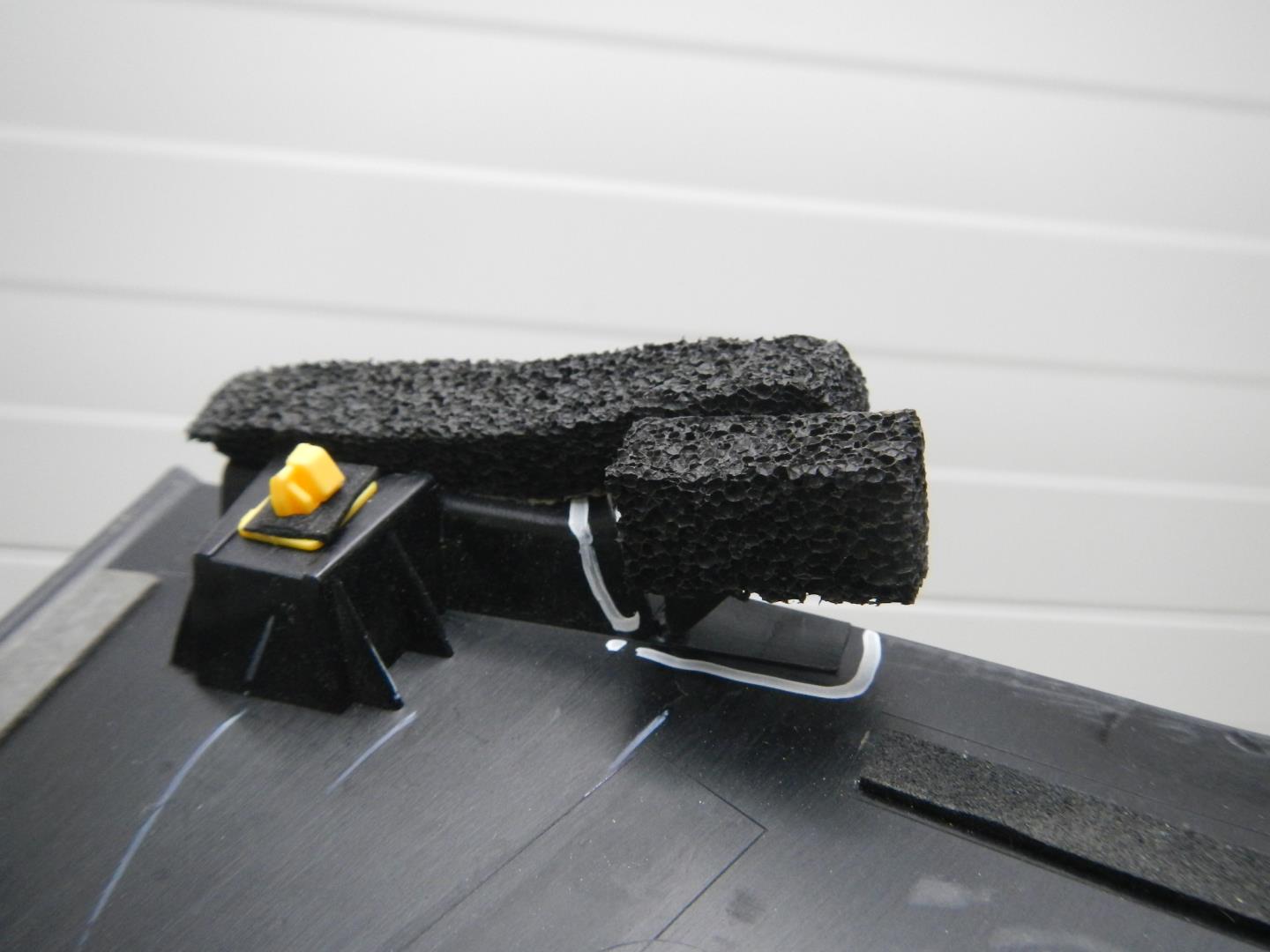 Накладка двери задней левой