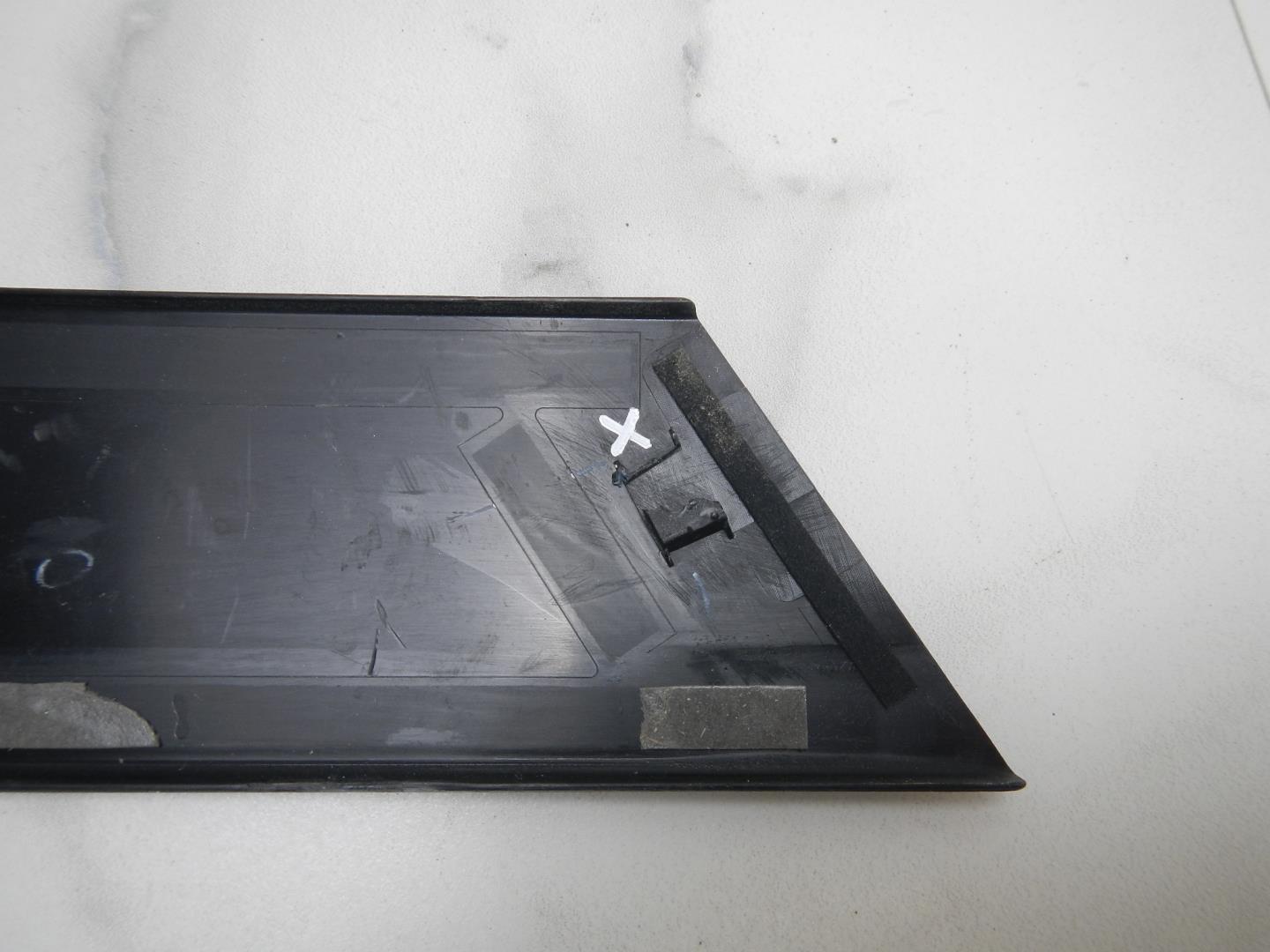 Накладка двери задней левой