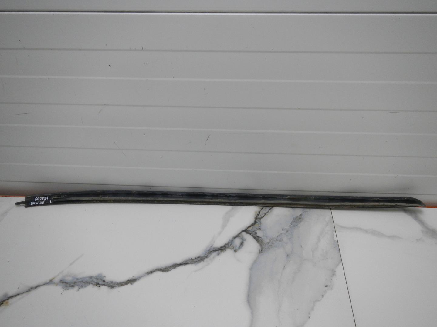 Молдинг лобового стекла