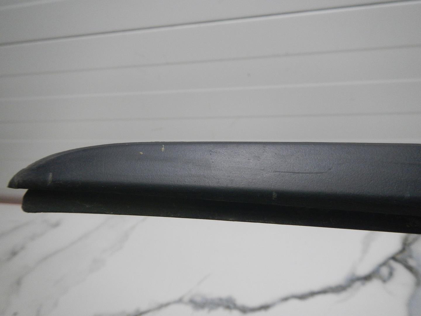 Молдинг лобового стекла