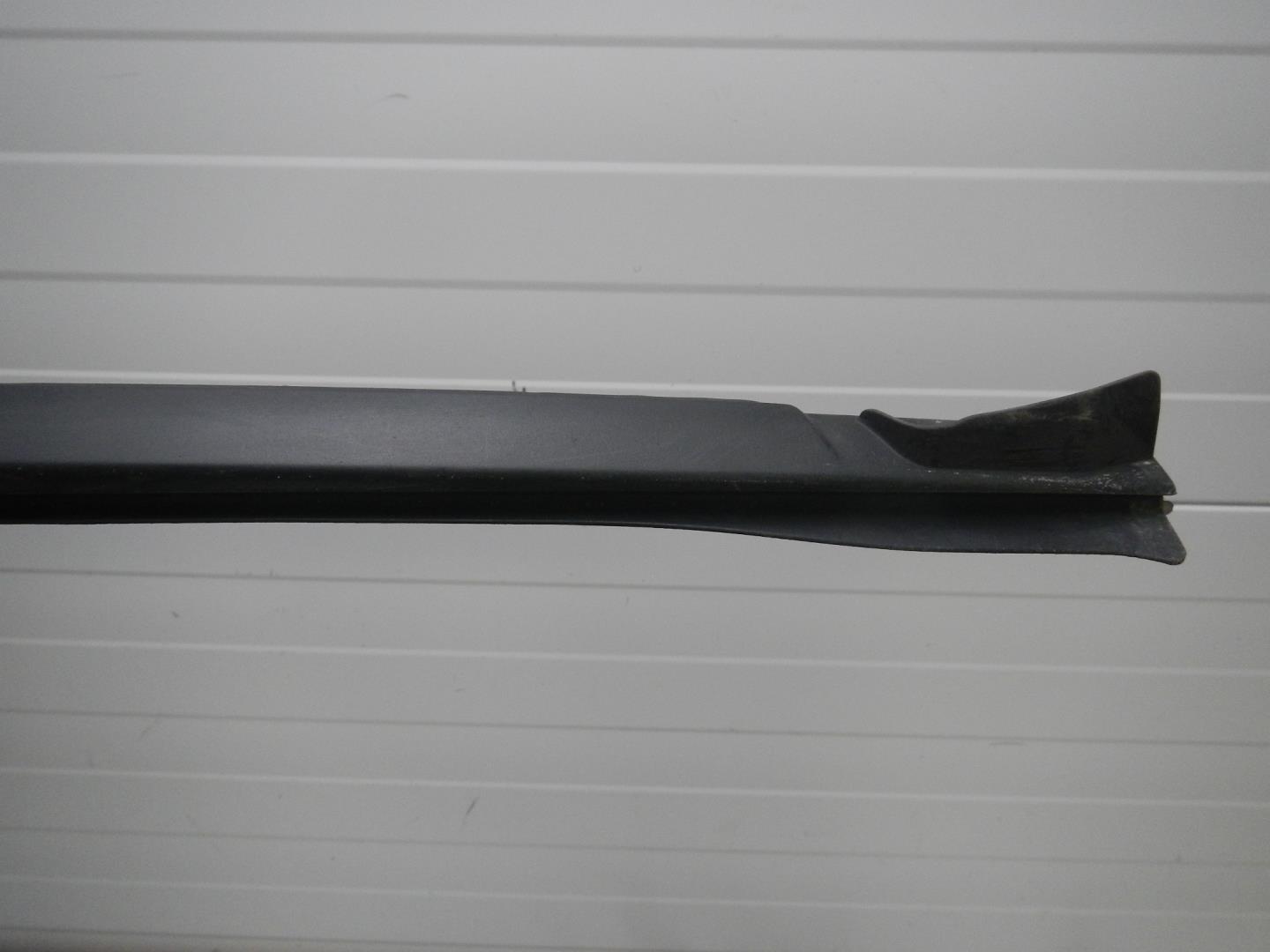 Молдинг лобового стекла