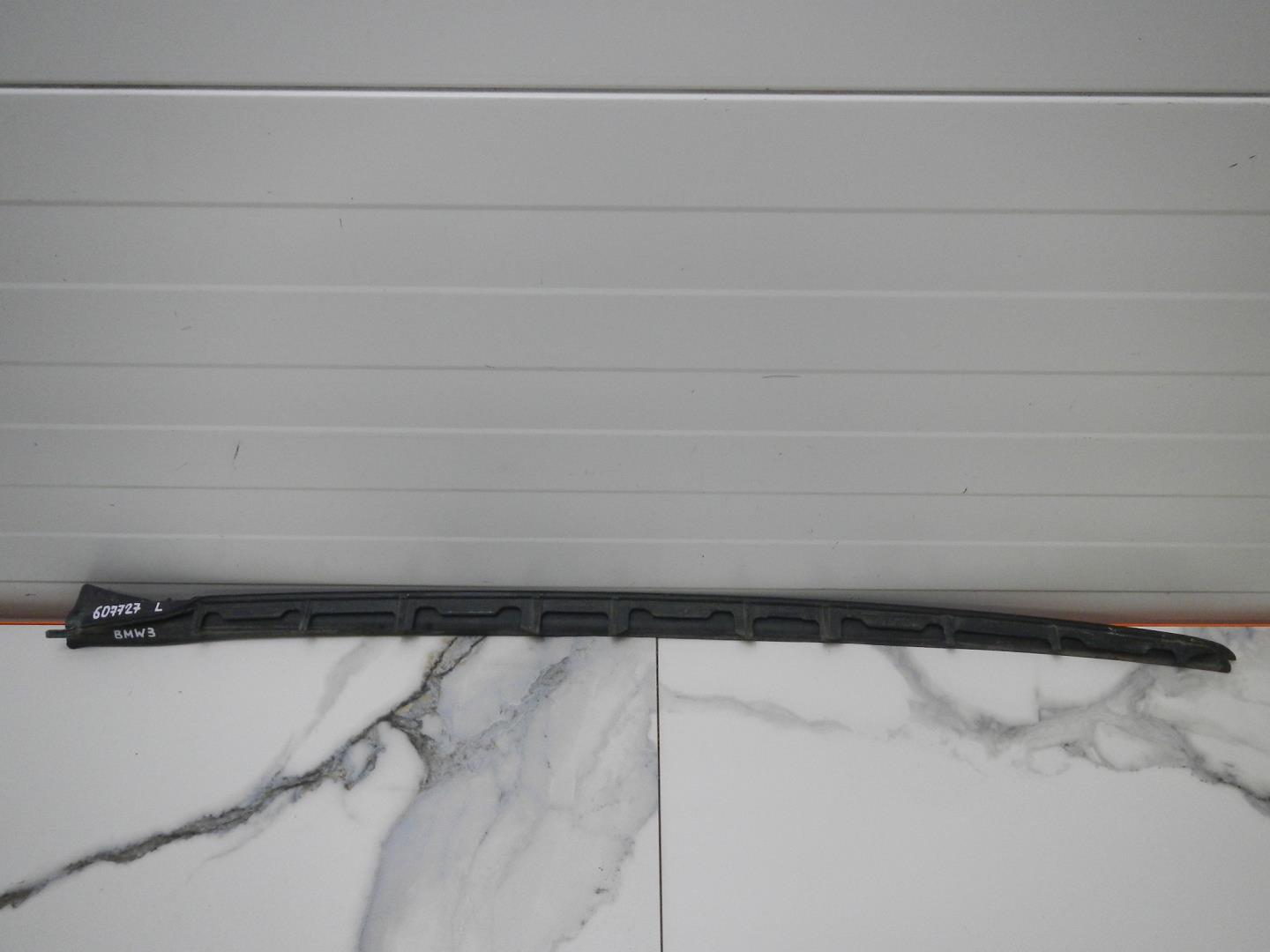 Молдинг лобового стекла