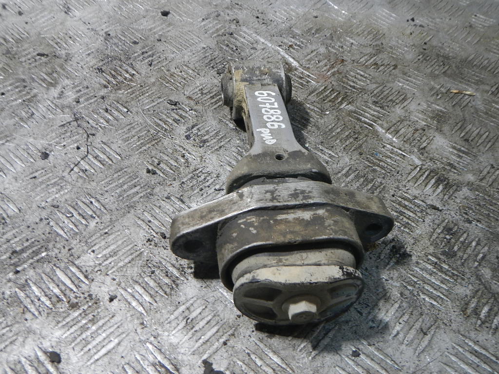 Опора двигателя задняя