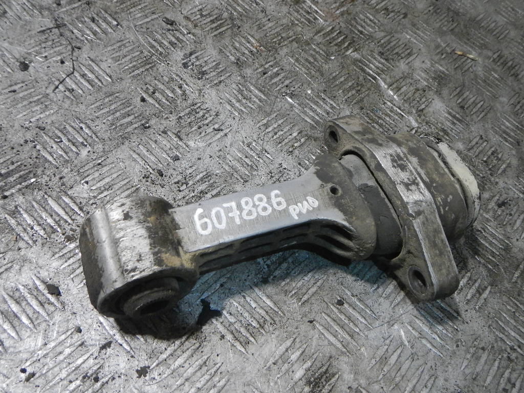 Опора двигателя задняя