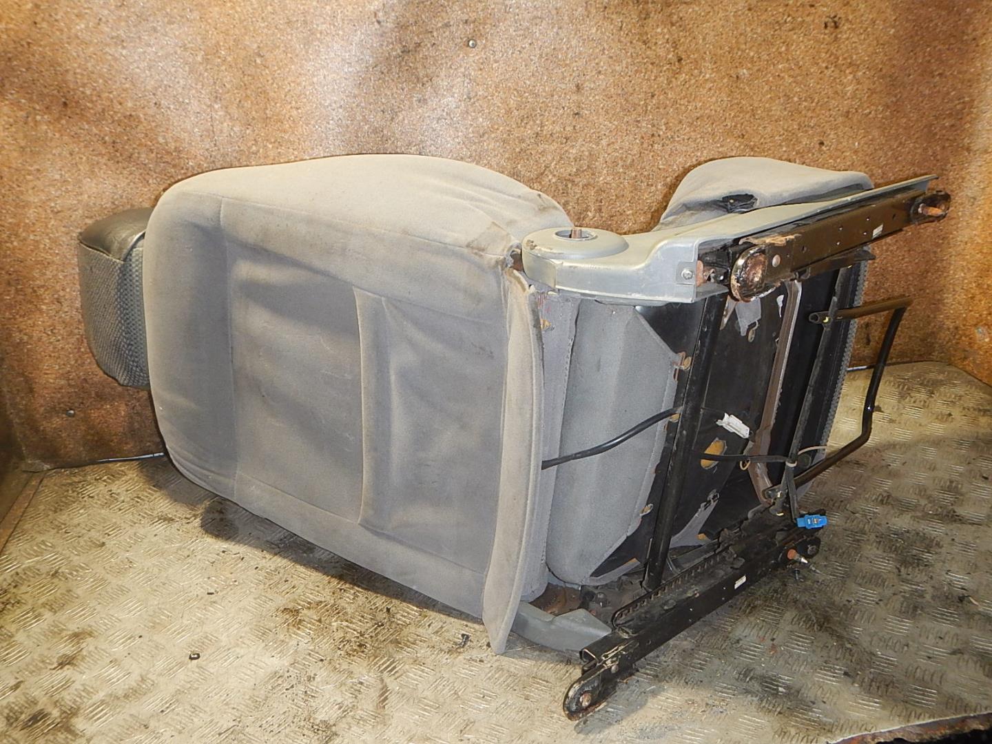 Сиденье переднее правое