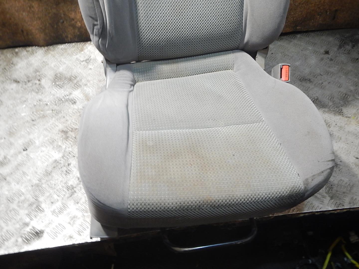 Сиденье переднее правое