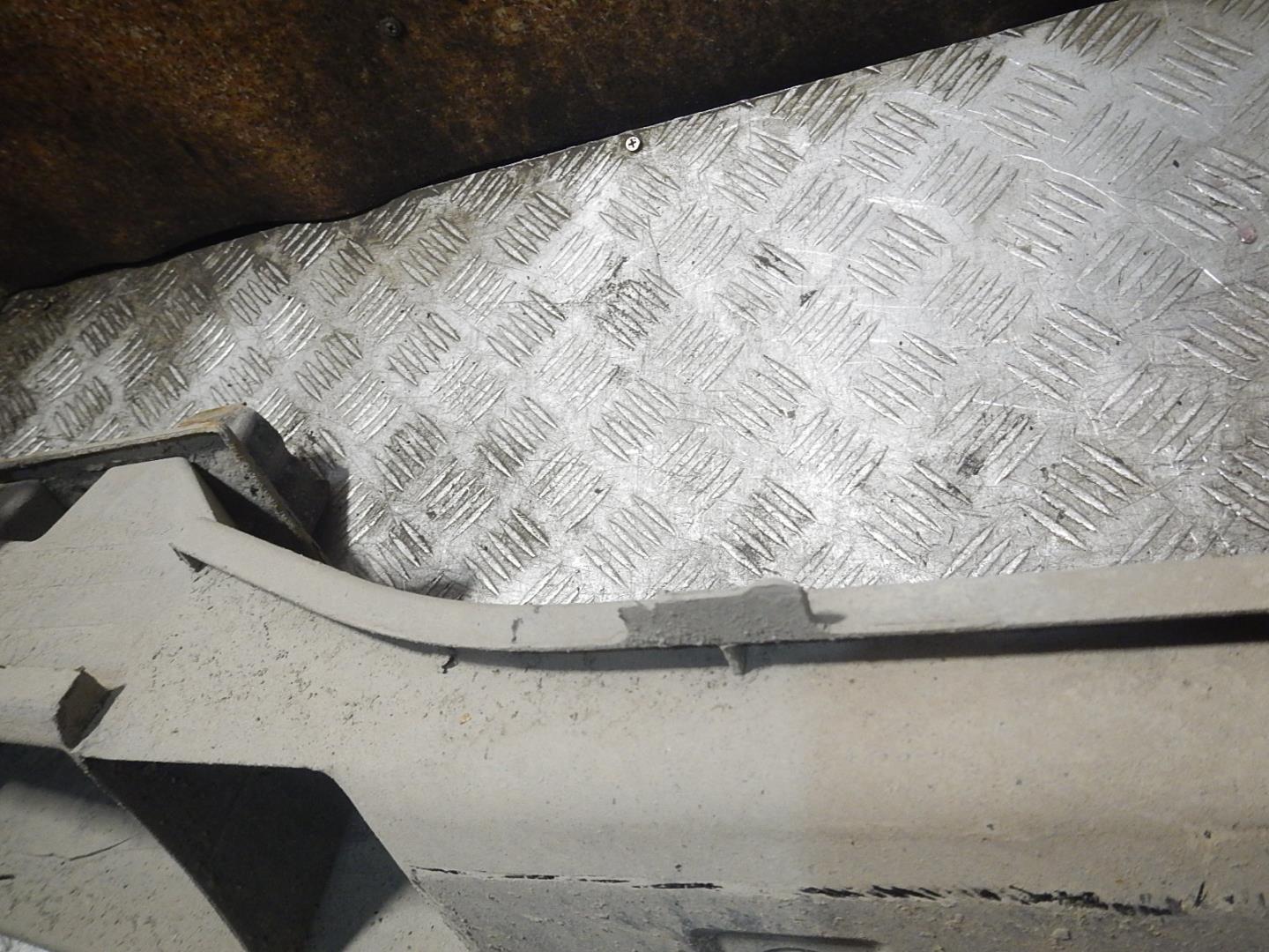 Усилитель заднего бампера