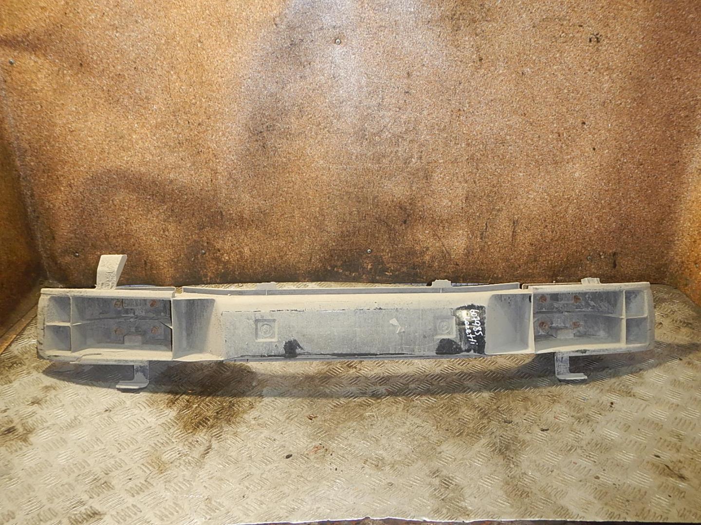 Усилитель заднего бампера