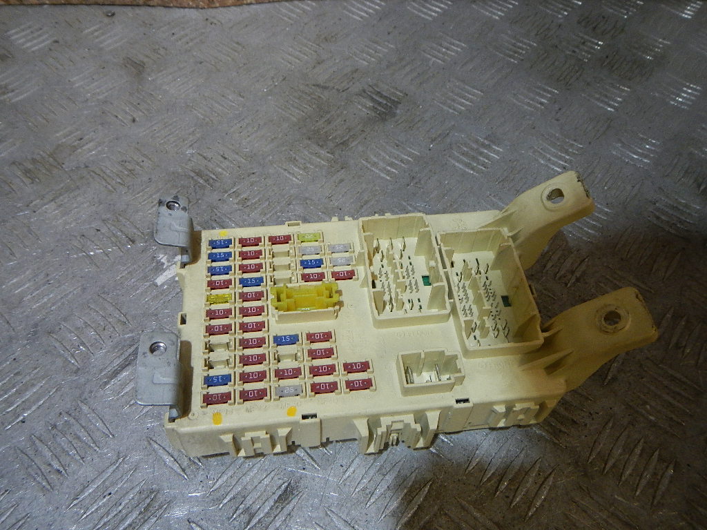 Блок предохранителей