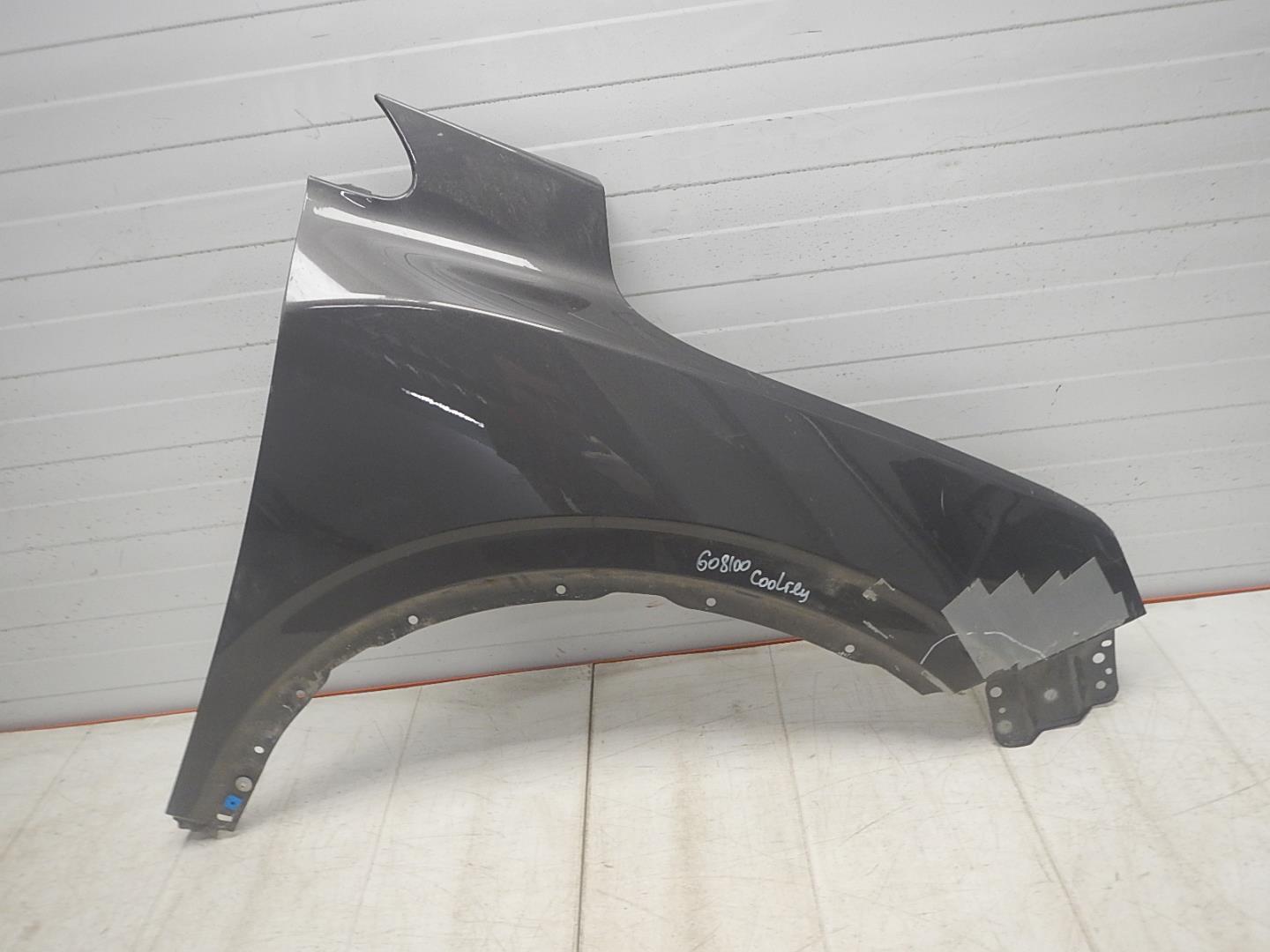 Крыло переднее правое