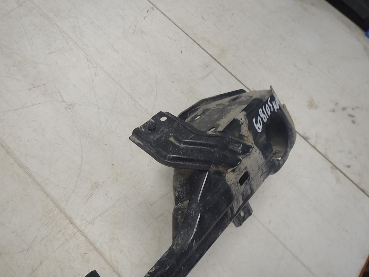 Усилитель заднего бампера