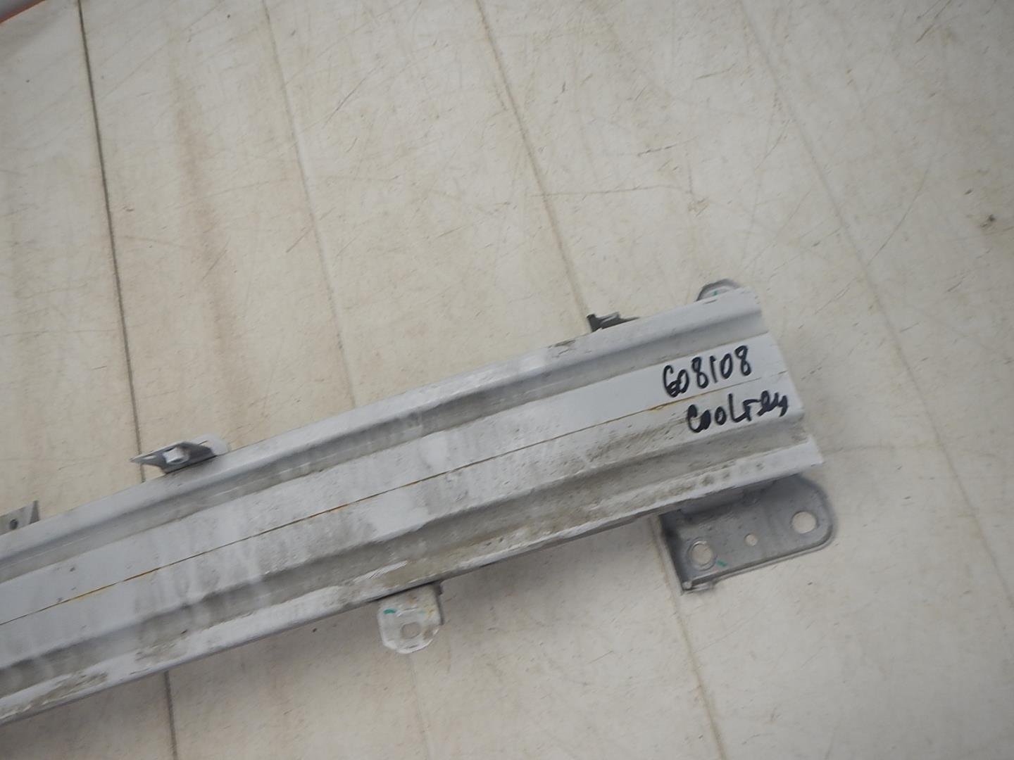 Усилитель переднего бампера