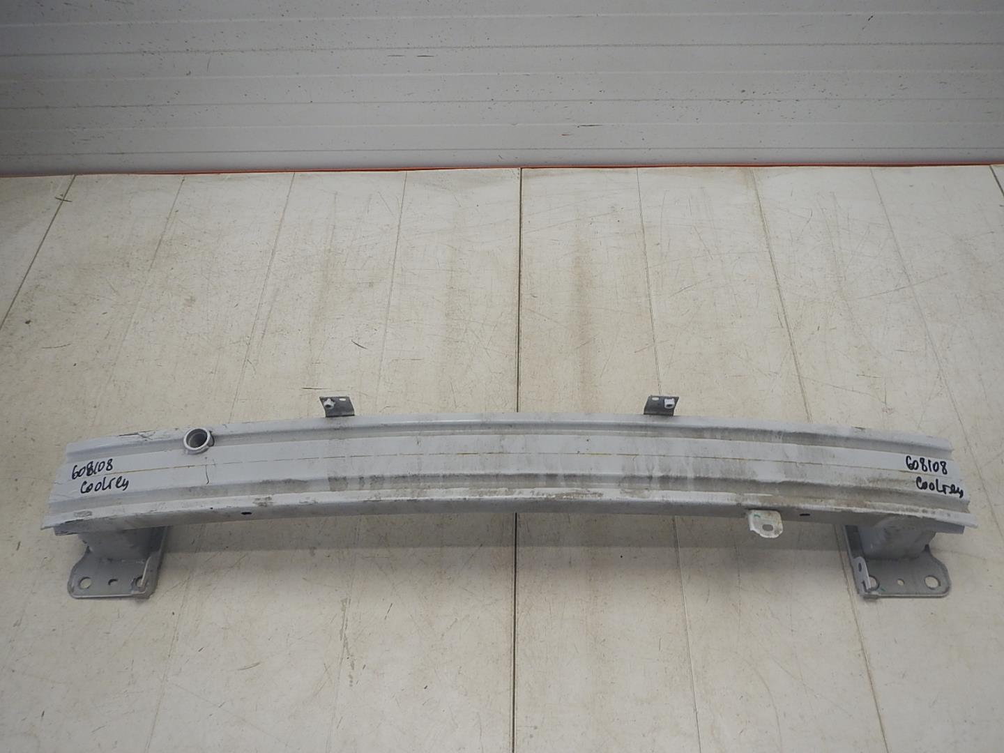 Усилитель переднего бампера