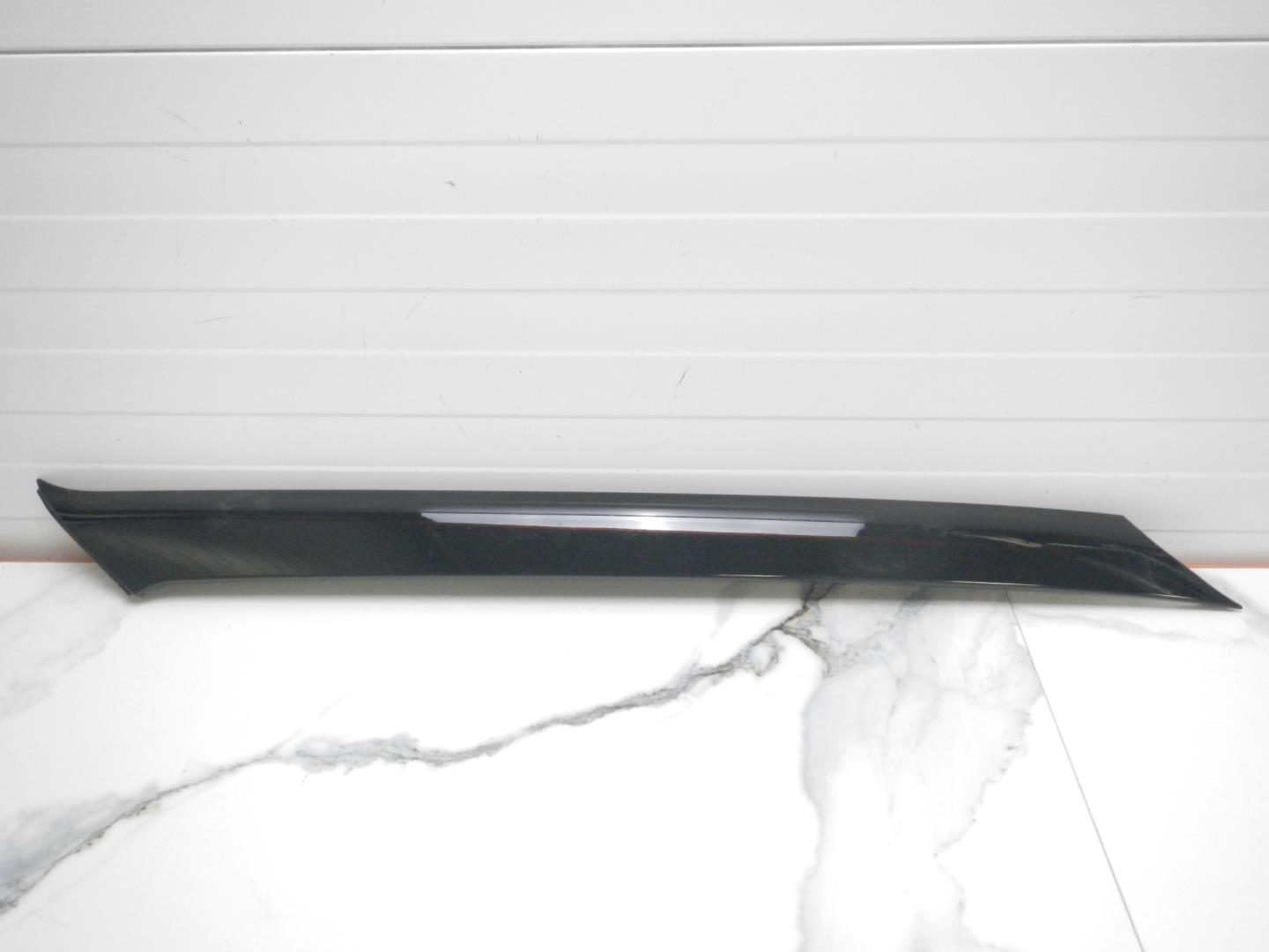 Молдинг лобового стекла