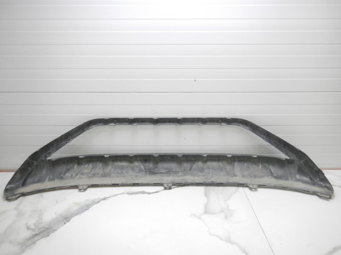 Накладка переднего бампера