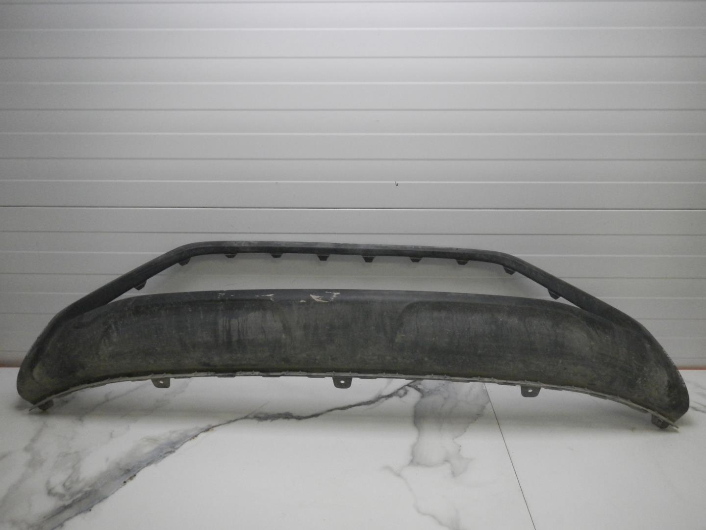 Накладка переднего бампера