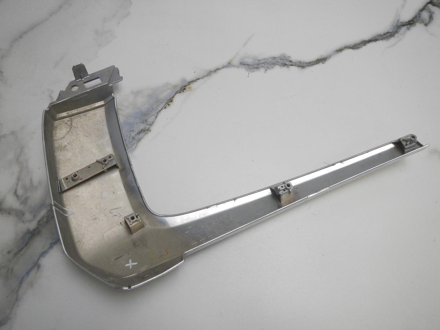 Накладка переднего бампера левая