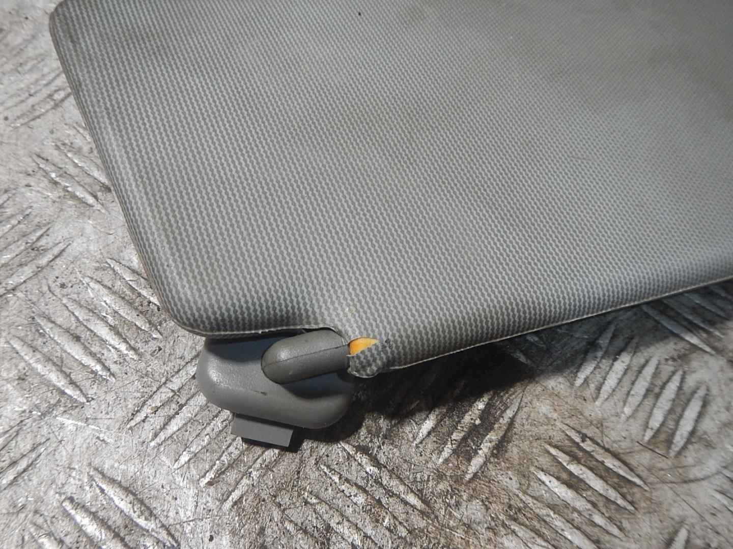 Козырек солнцезащитный