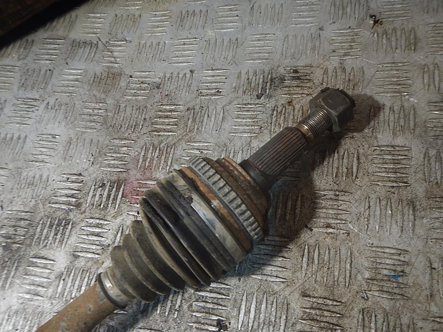 Полуось передняя правая