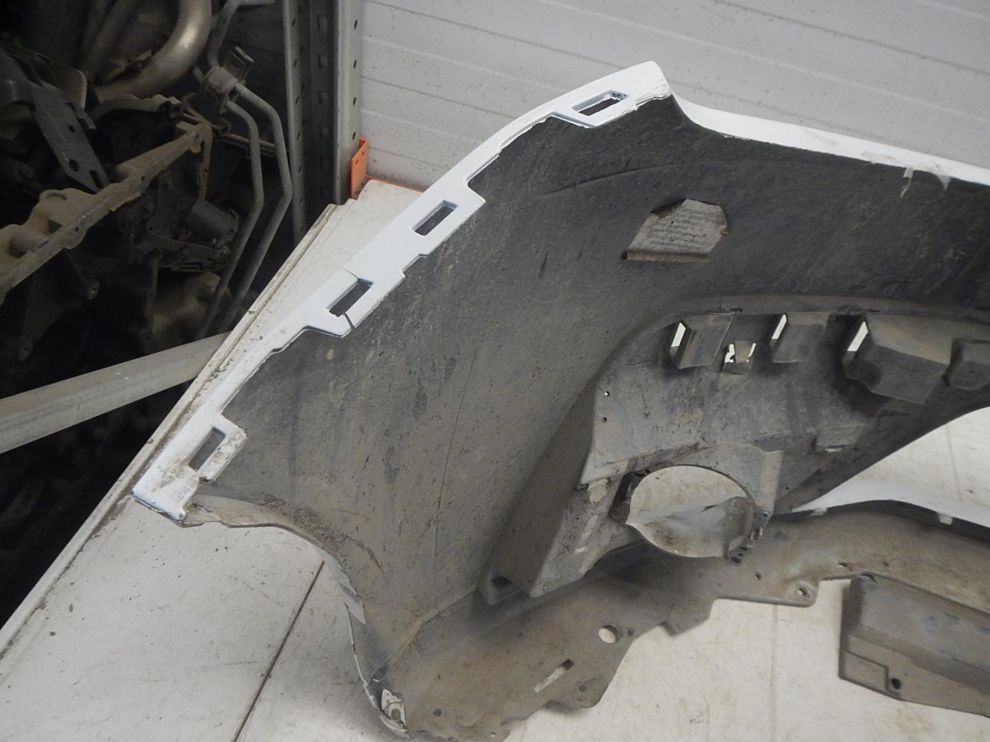 Бампер передний