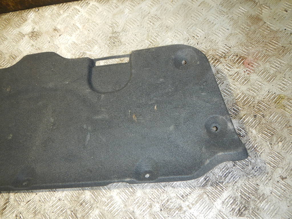 Обшивка крышки багажника