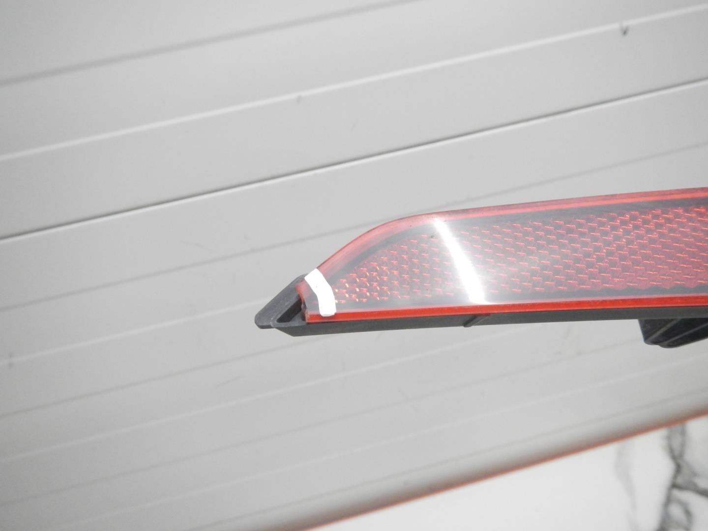 Отражатель в бампер задний правый