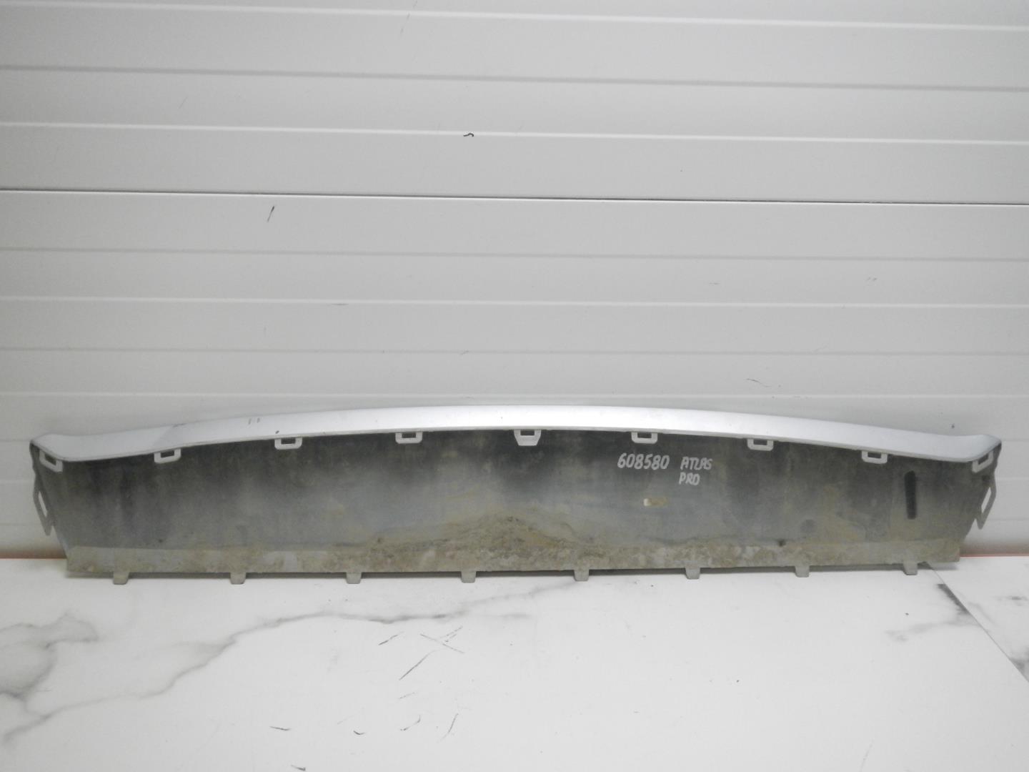 Накладка переднего бампера