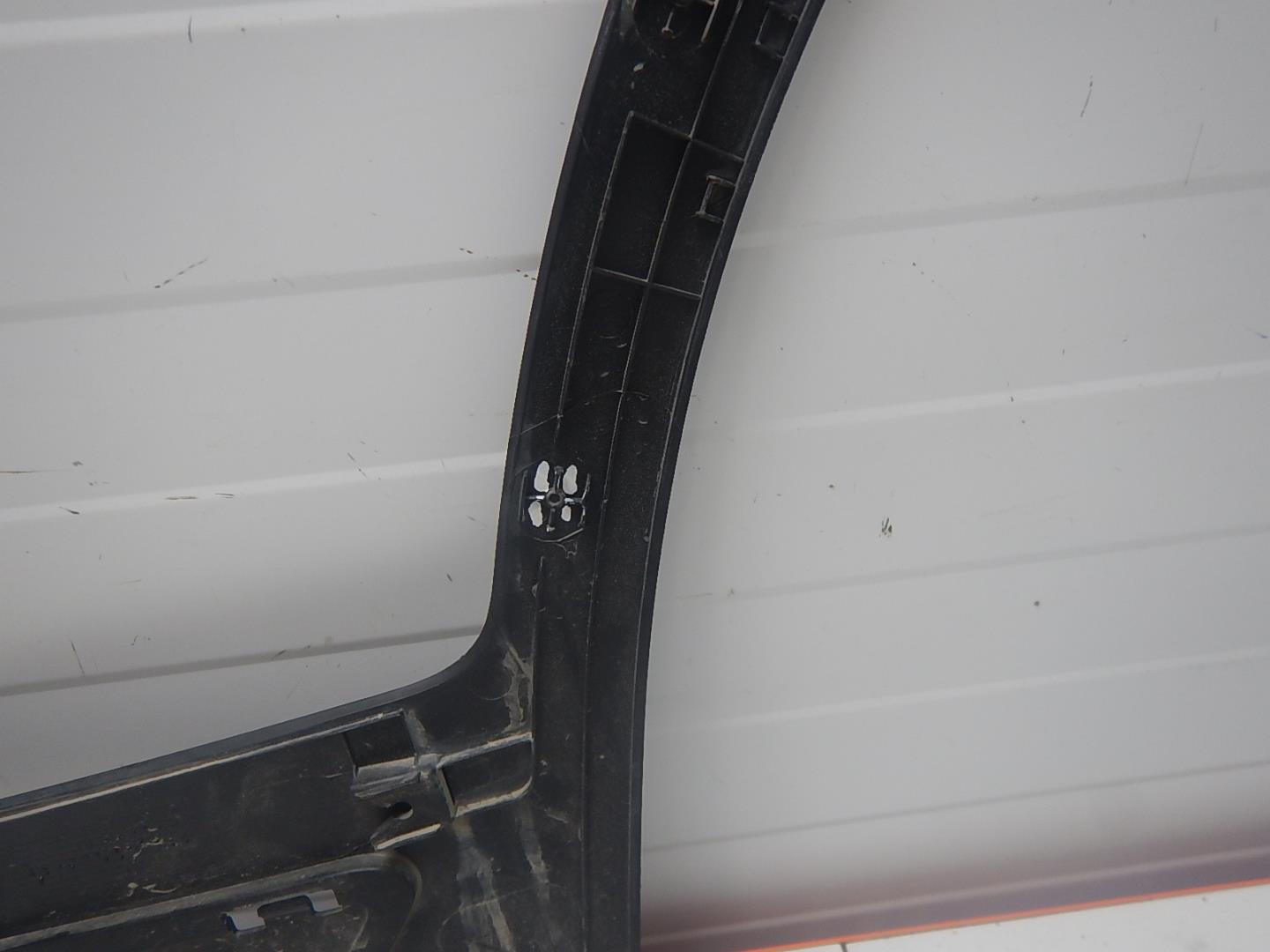 Молдинг задней правой двери