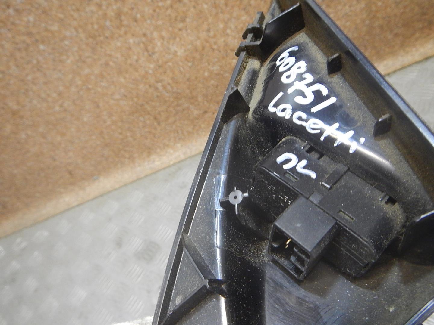 Крышка зеркала внутренняя правая