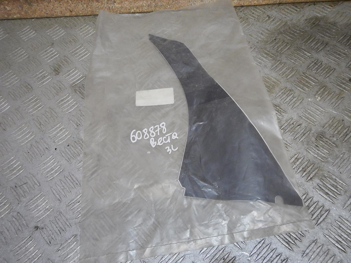 Накладка двери задней левой