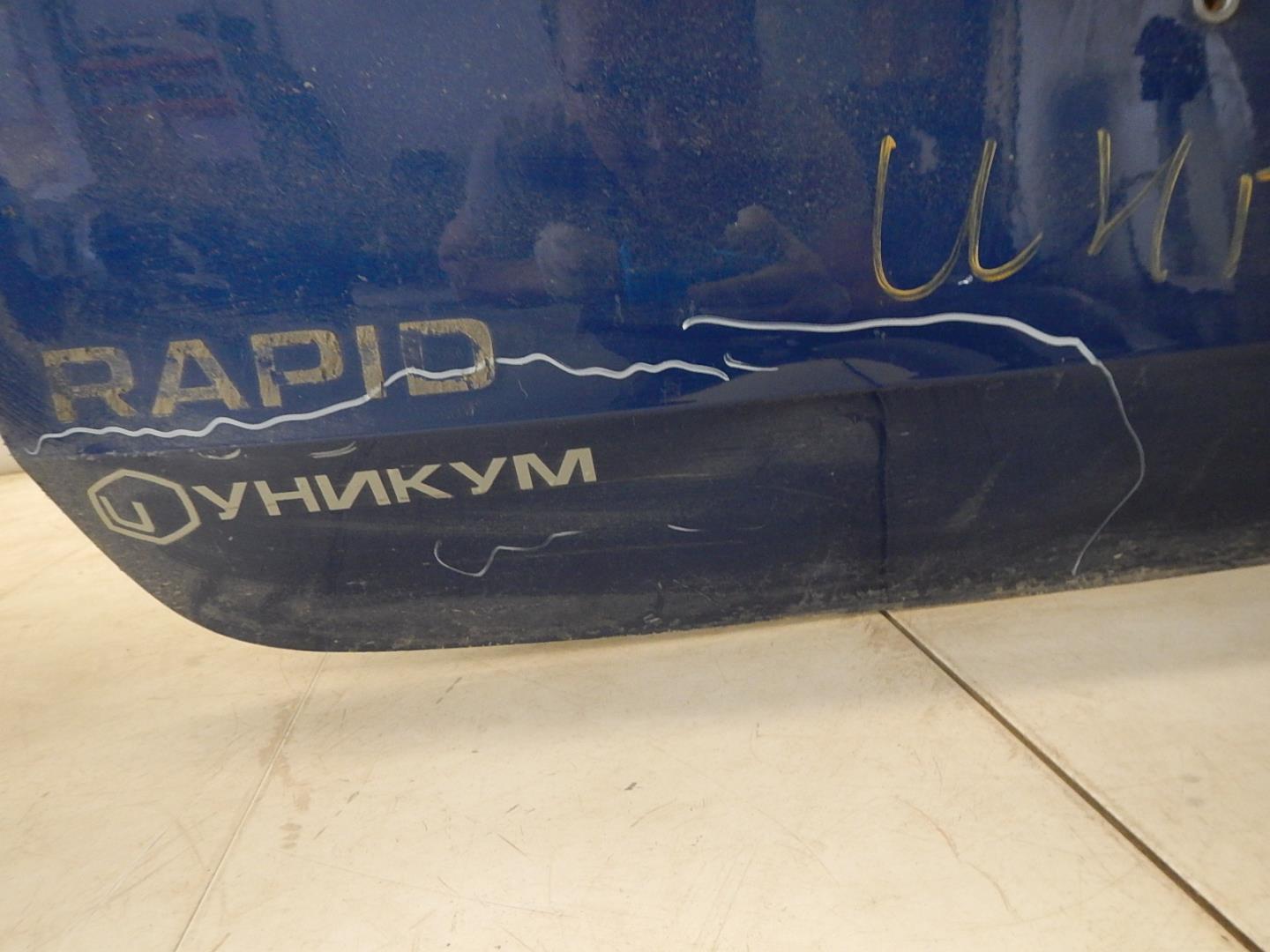 Дверь багажника