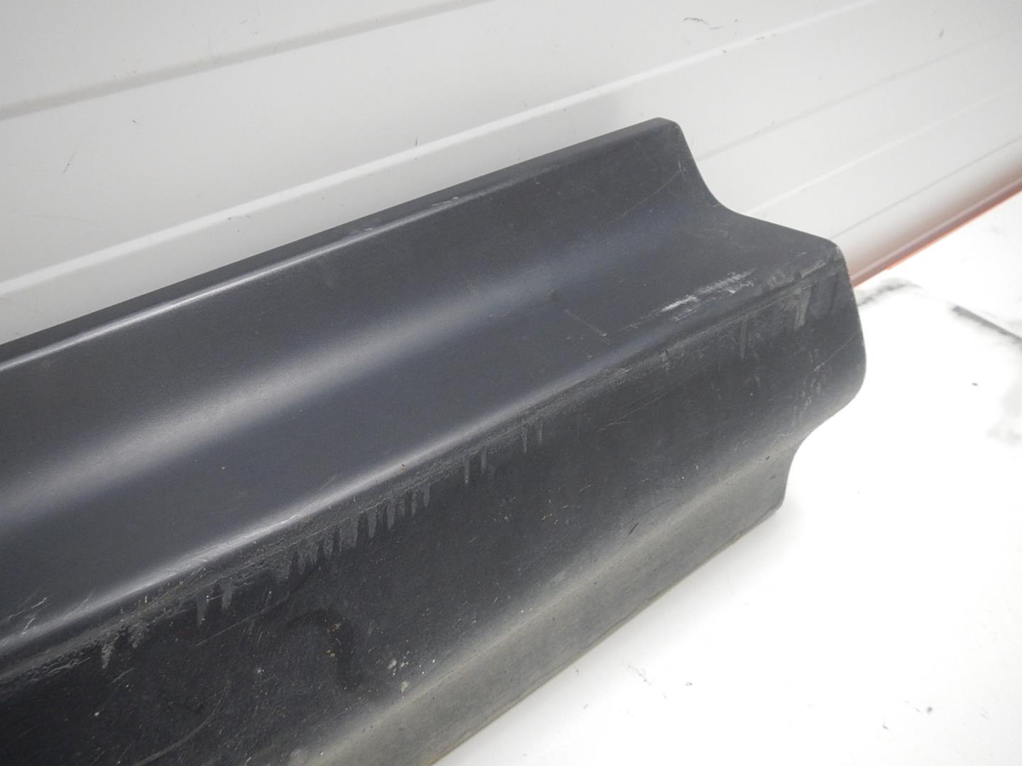 Молдинг задней правой двери