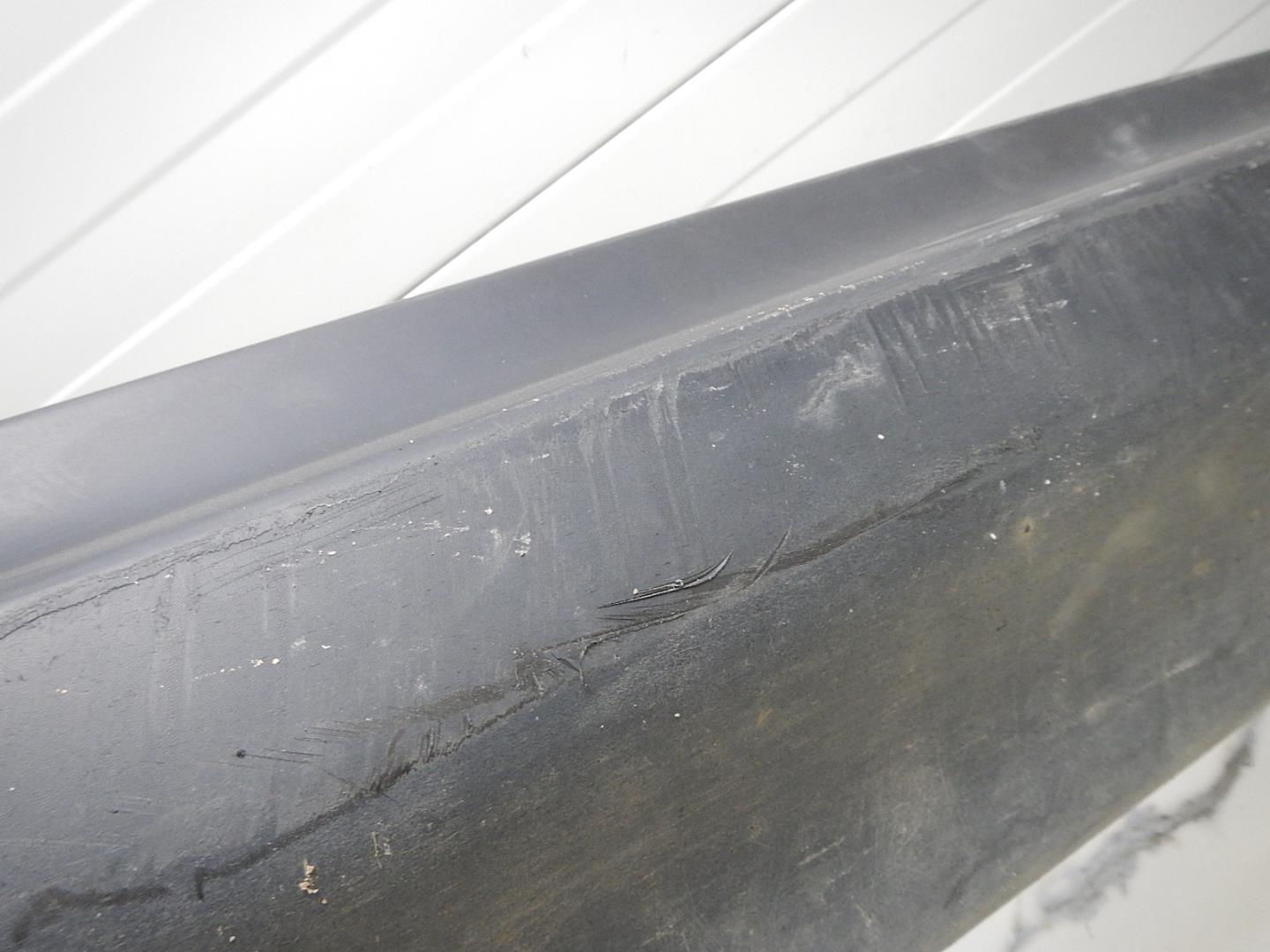 Молдинг передней правой двери