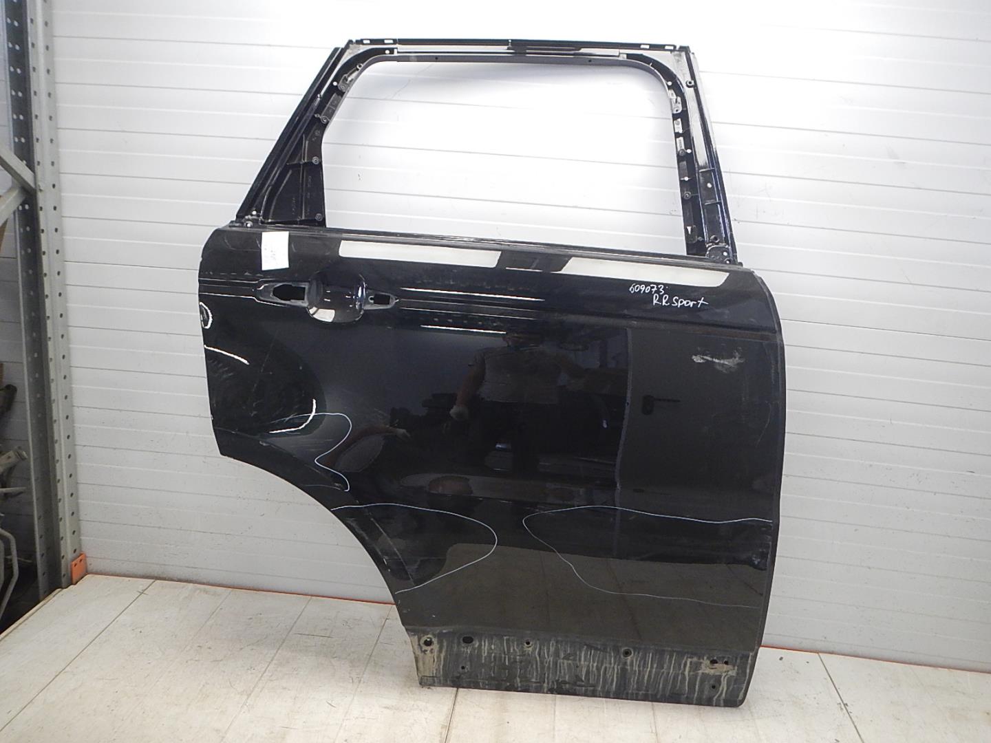 Дверь задняя правая