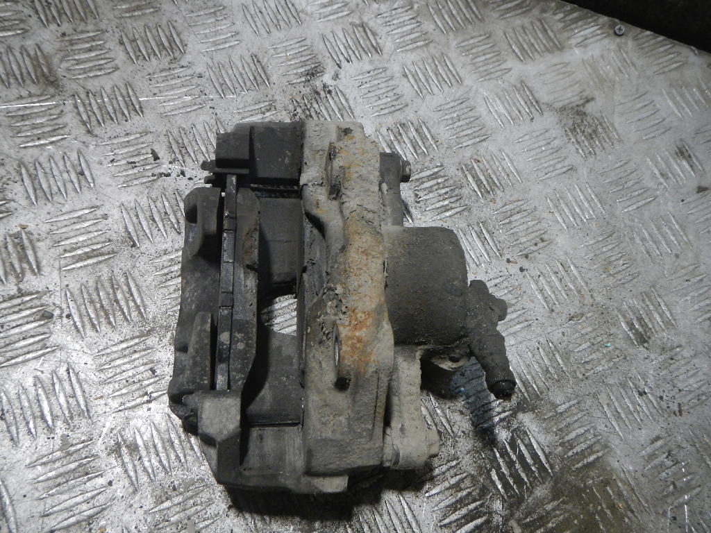 Суппорт передний правый