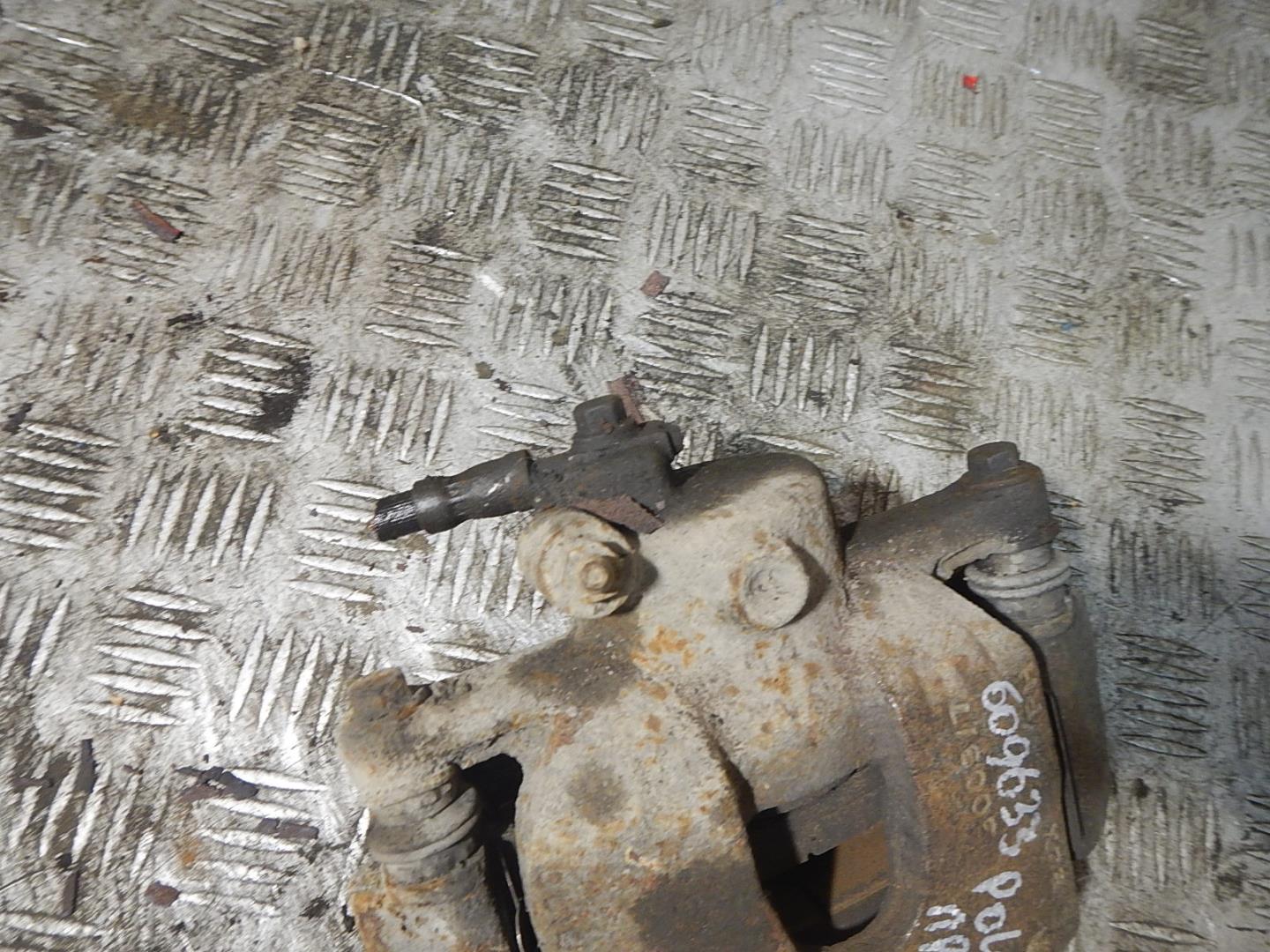 Суппорт передний правый