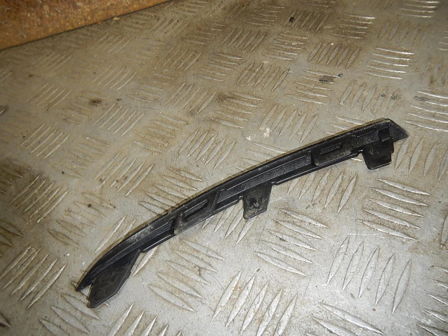 Молдинг заднего бампера