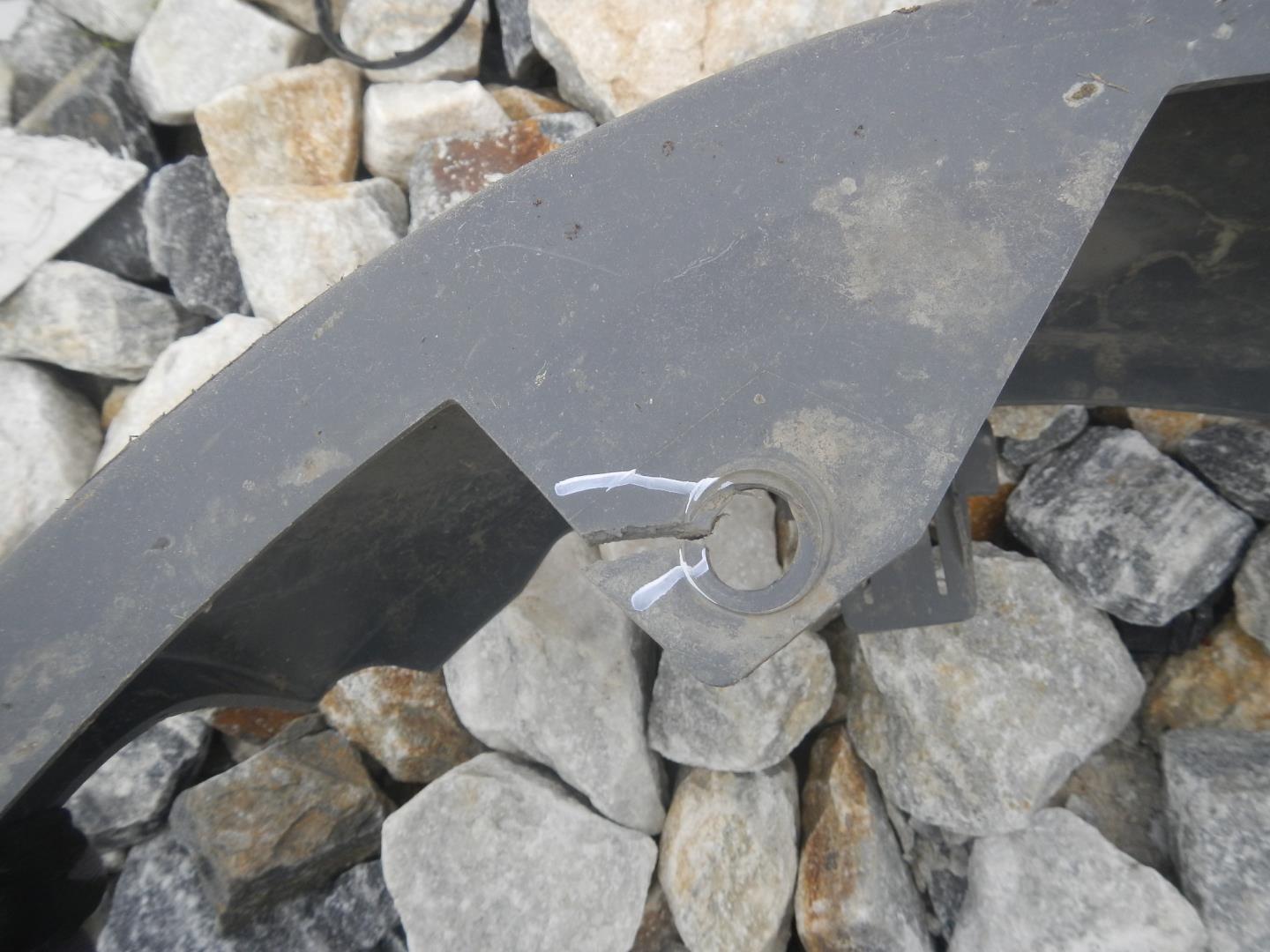 Накладка переднего бампера правая