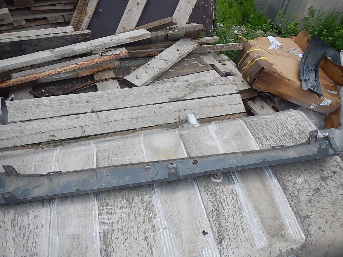 Накладка переднего бампера