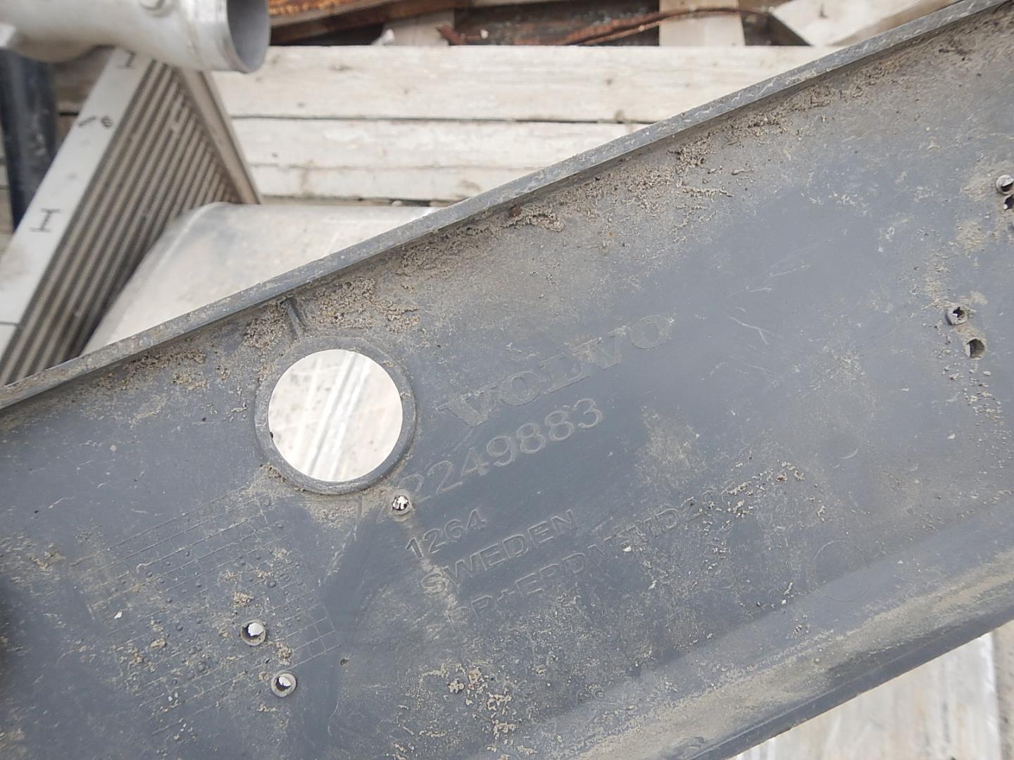 Накладка переднего бампера