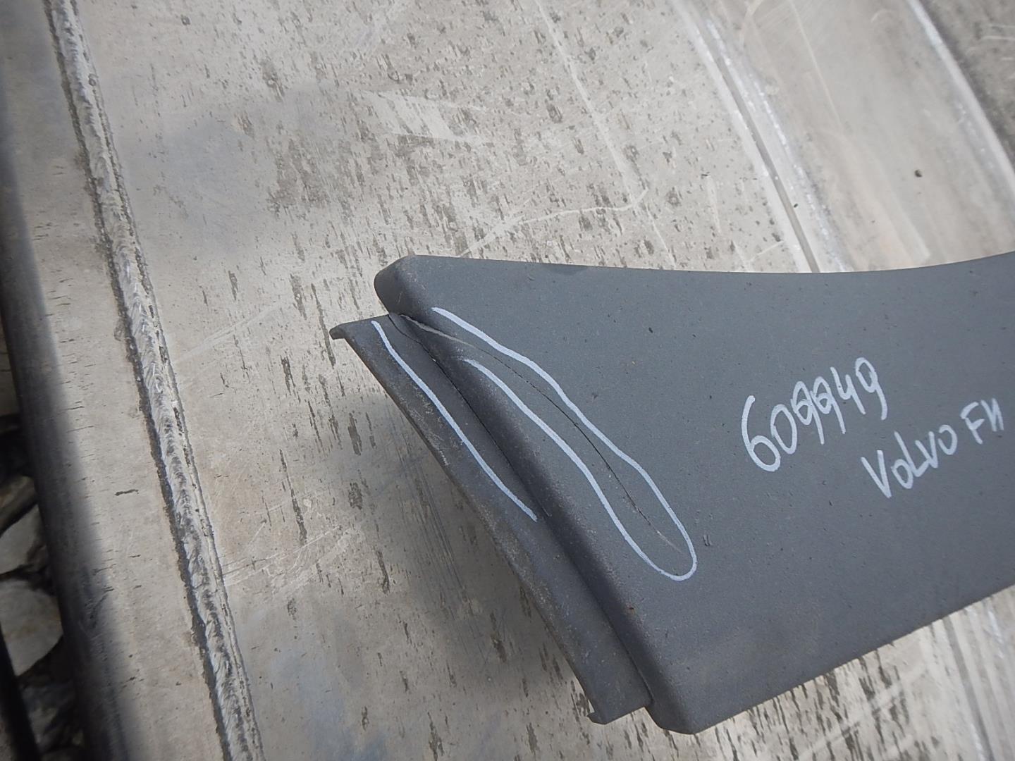 Накладка переднего бампера