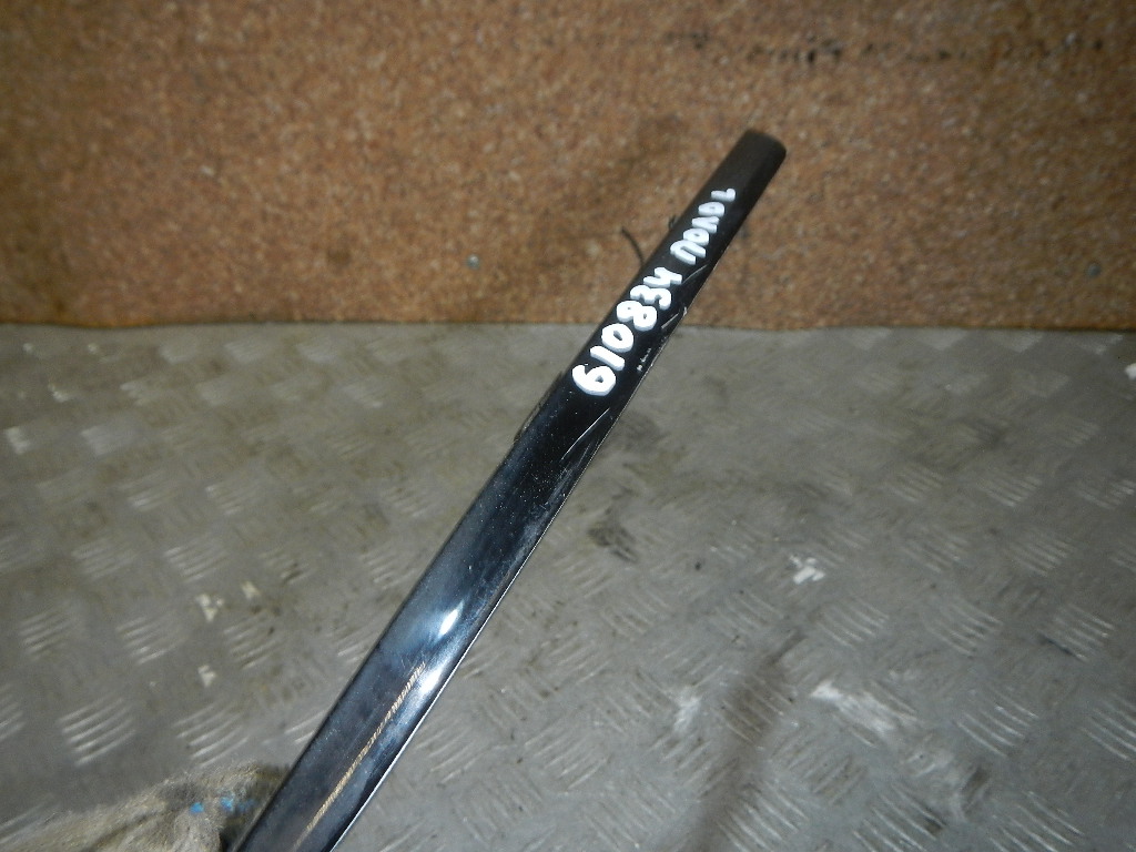 Молдинг заднего бампера