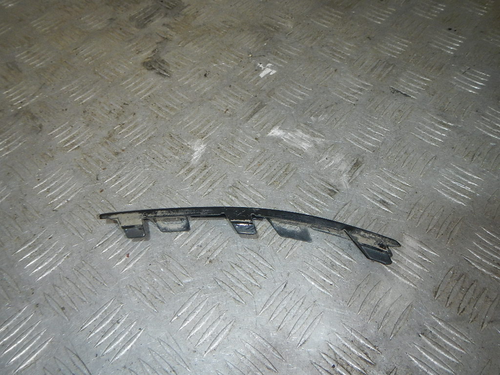 Молдинг заднего бампера