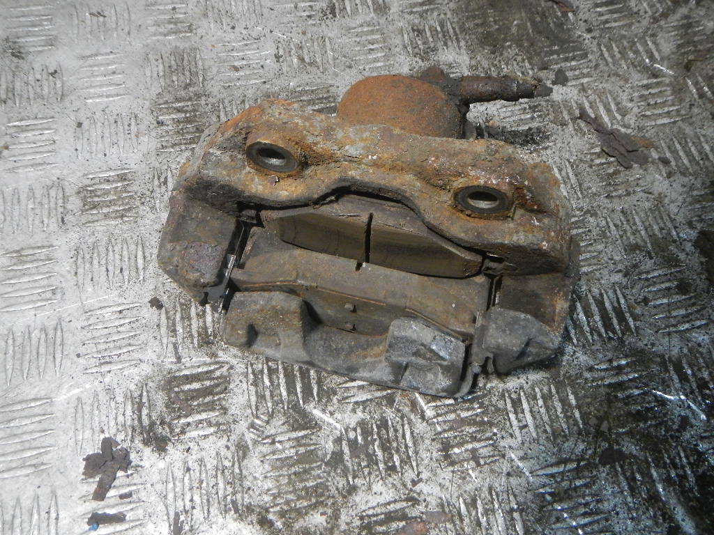 Суппорт передний правый