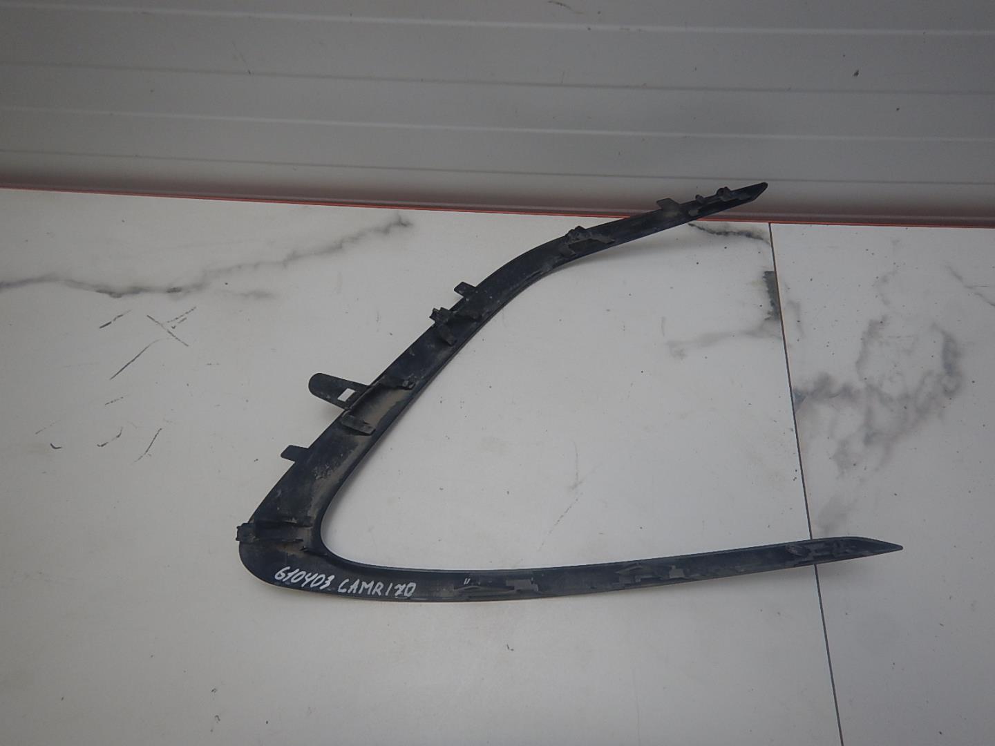 Молдинг переднего бампера левый