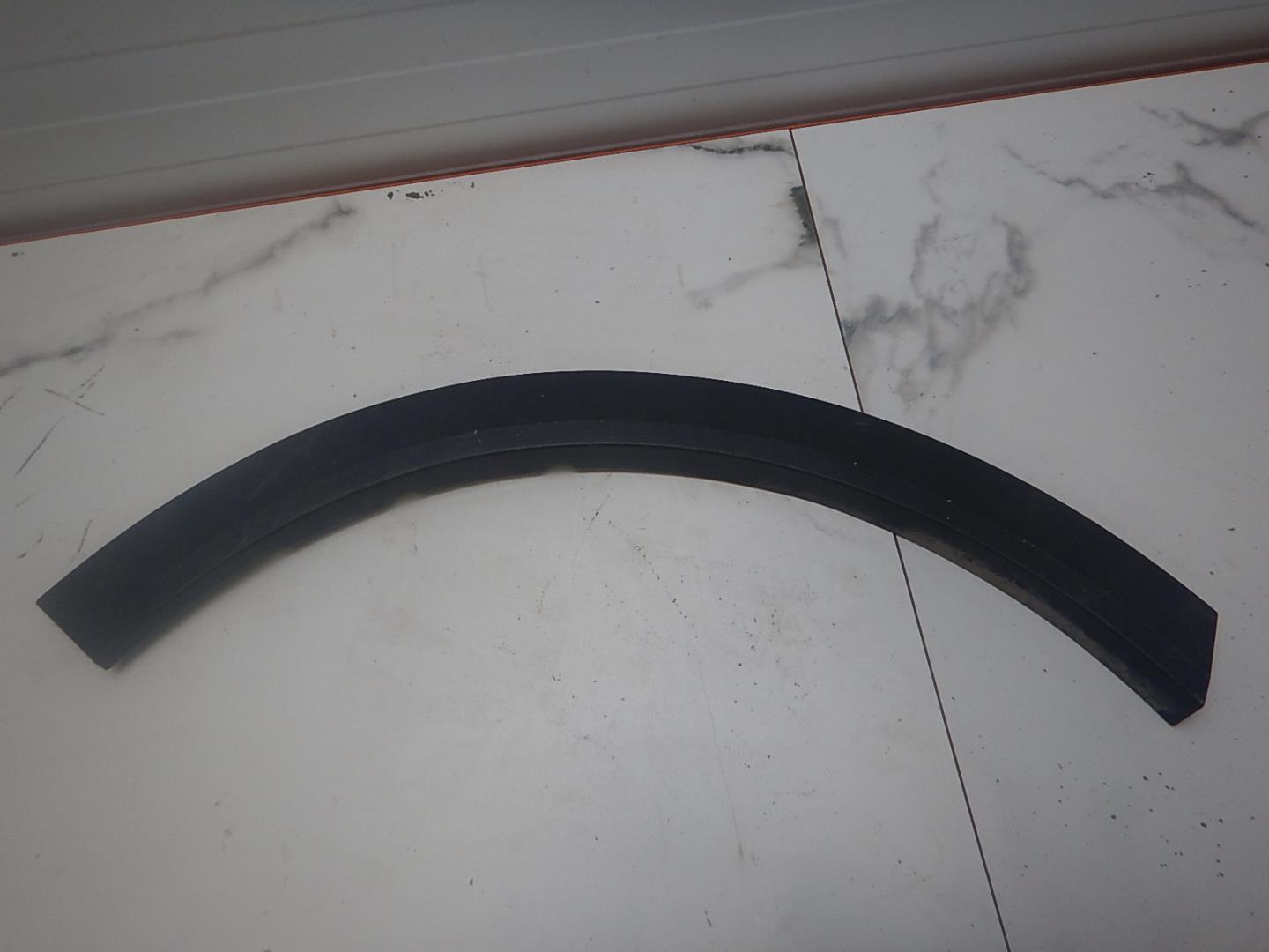 Накладка двери передней правой