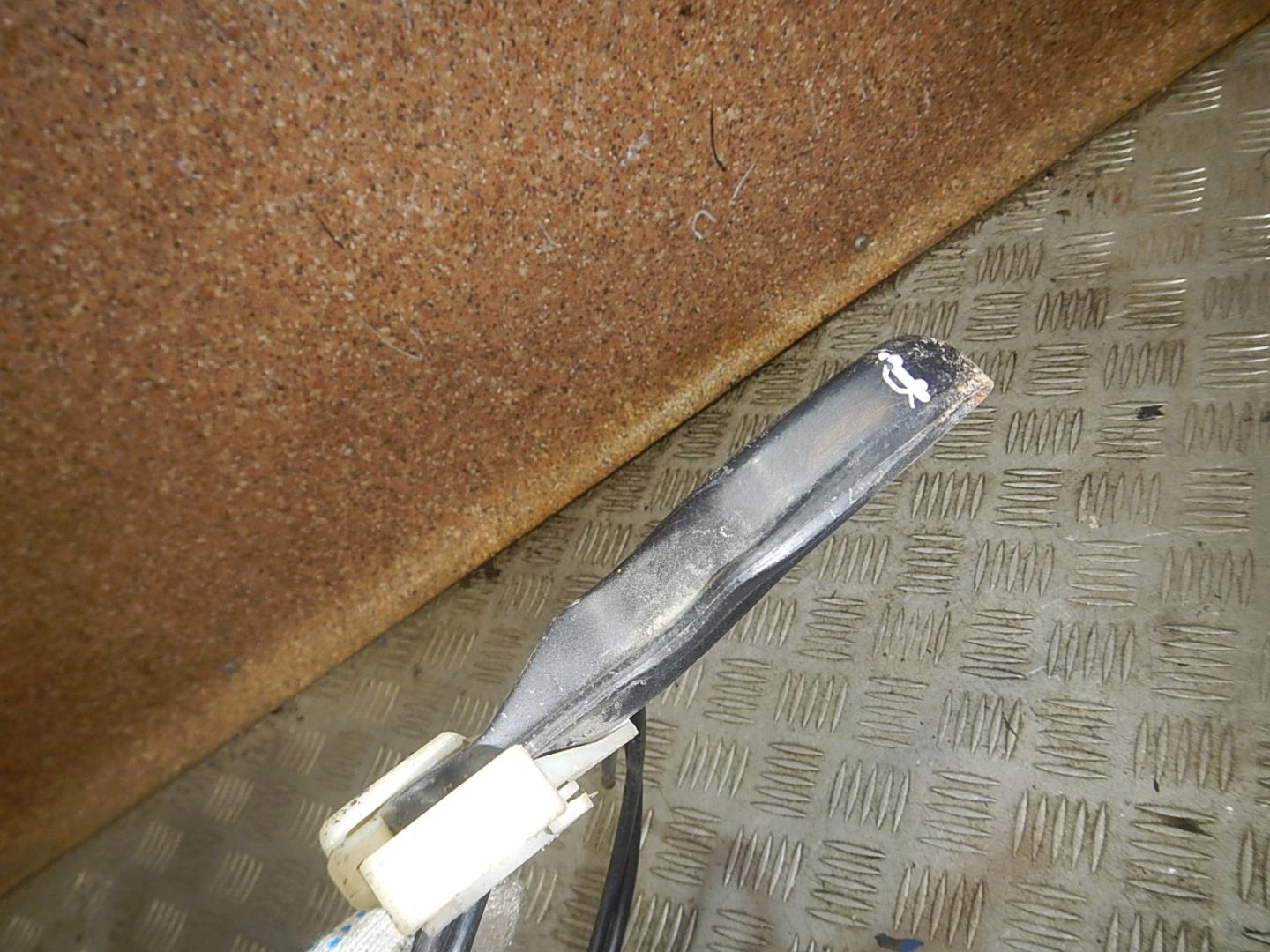 Трос открывания капота