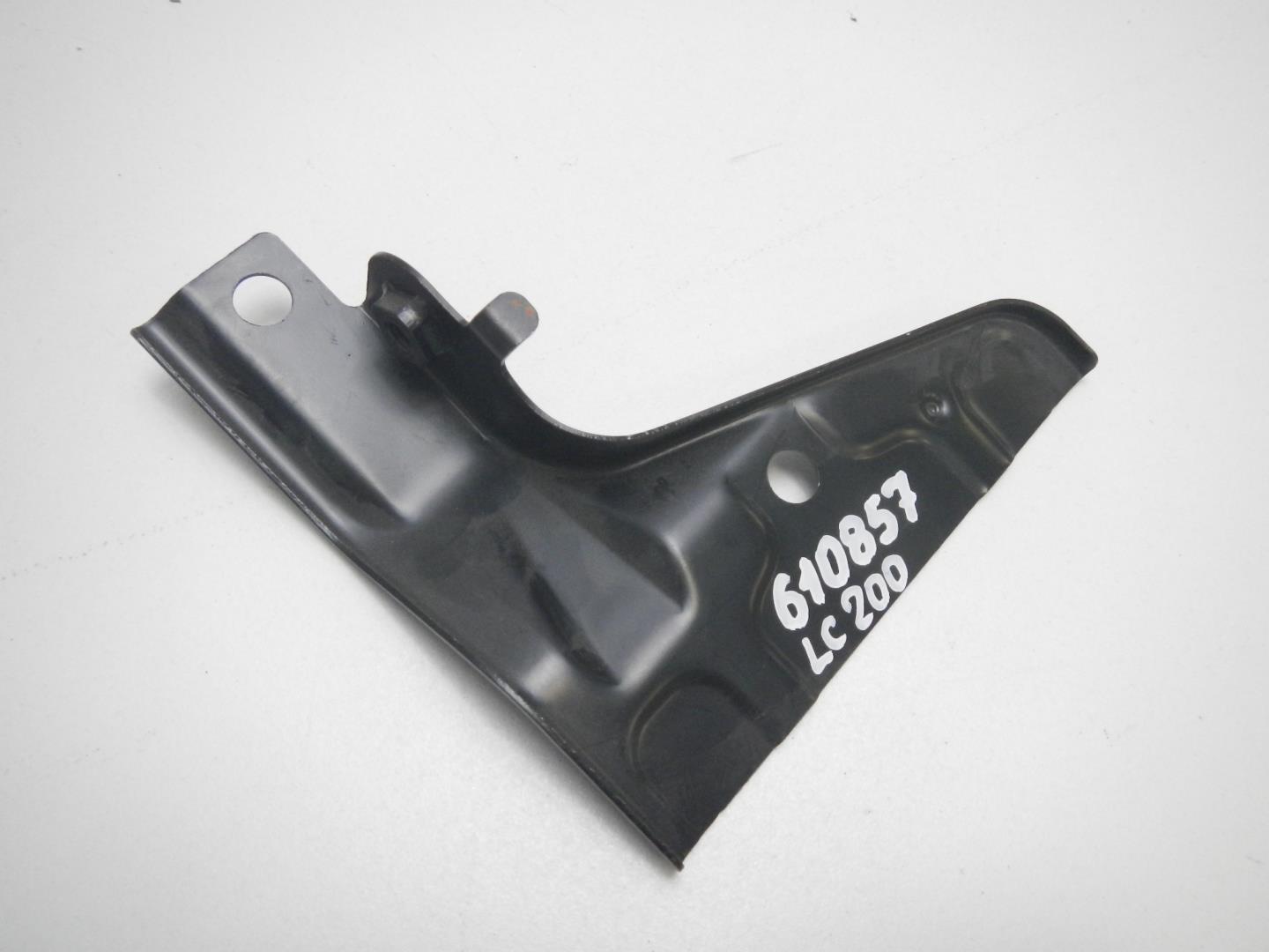 Кронштейн фар левый