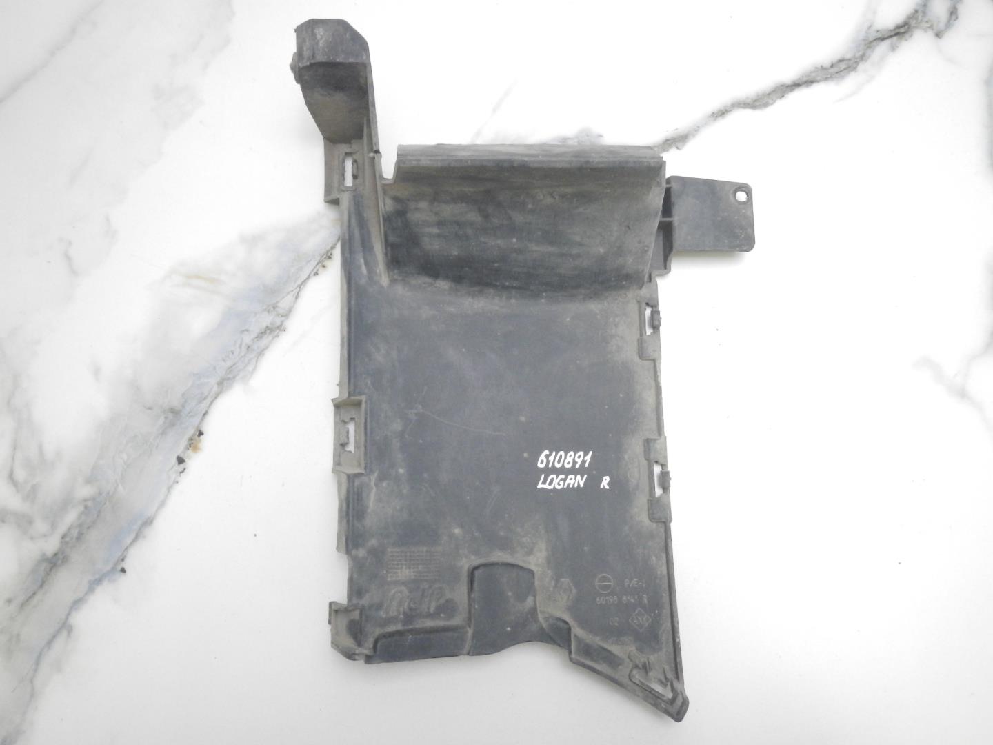 Воздуховод радиатора правый