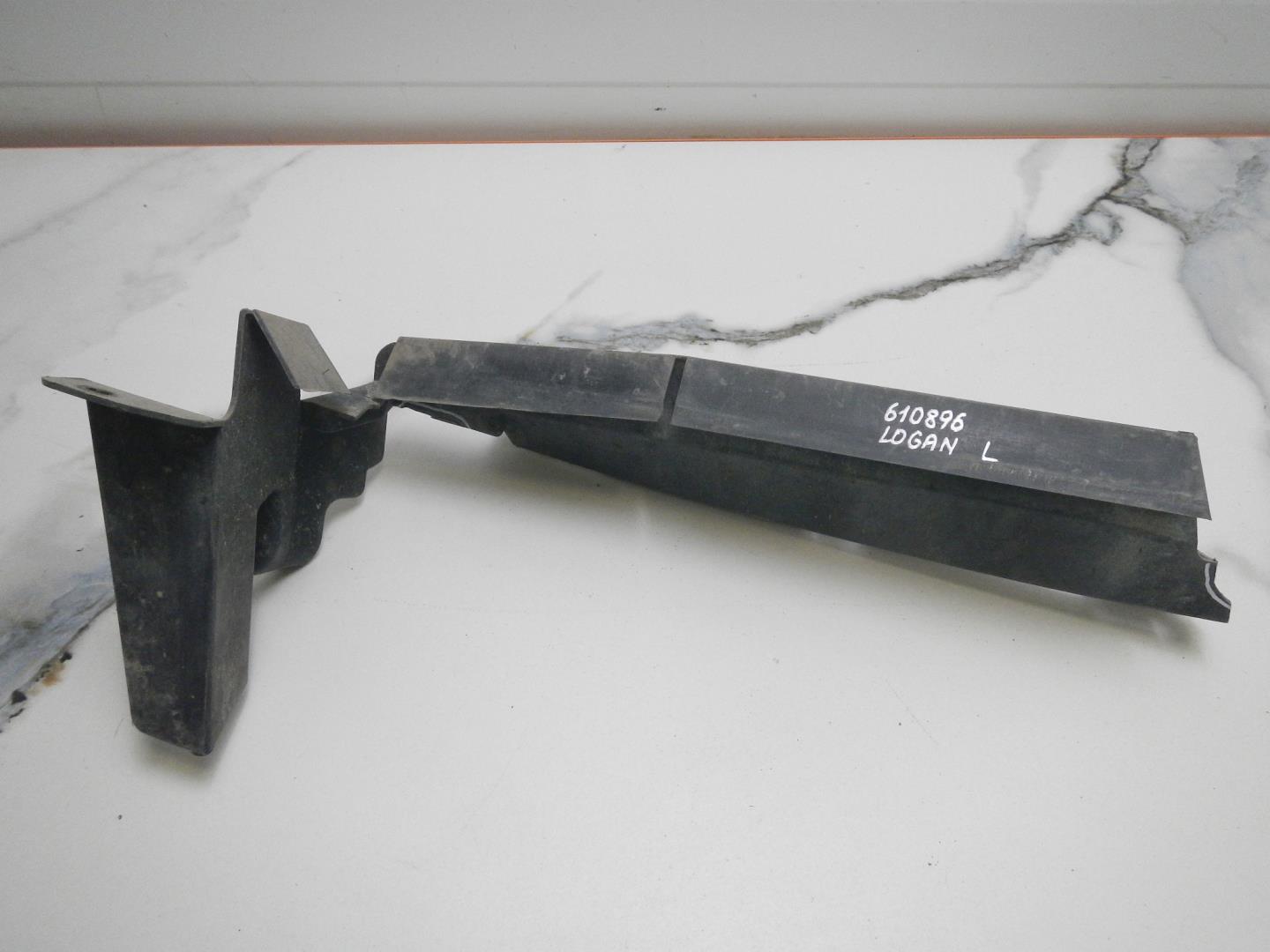 Воздуховод радиатора левый